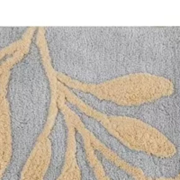 Overtuft Leaves 27" x 45" Accent Rug - Picture 2 of 3